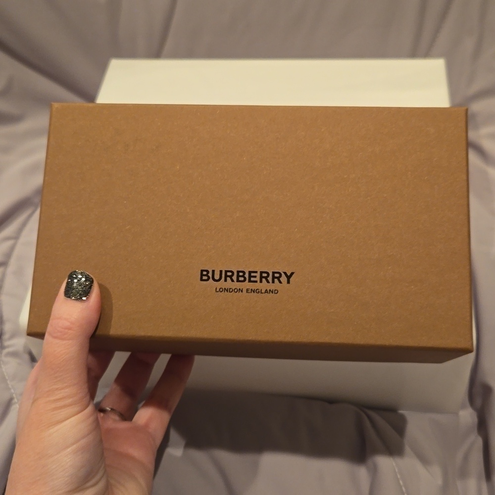 Burberry Checkered Brown Cat Eye Sunglasses brand new in box - Picture 12 of 15